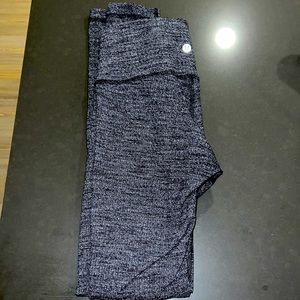 Lululemon size 6 leggings
